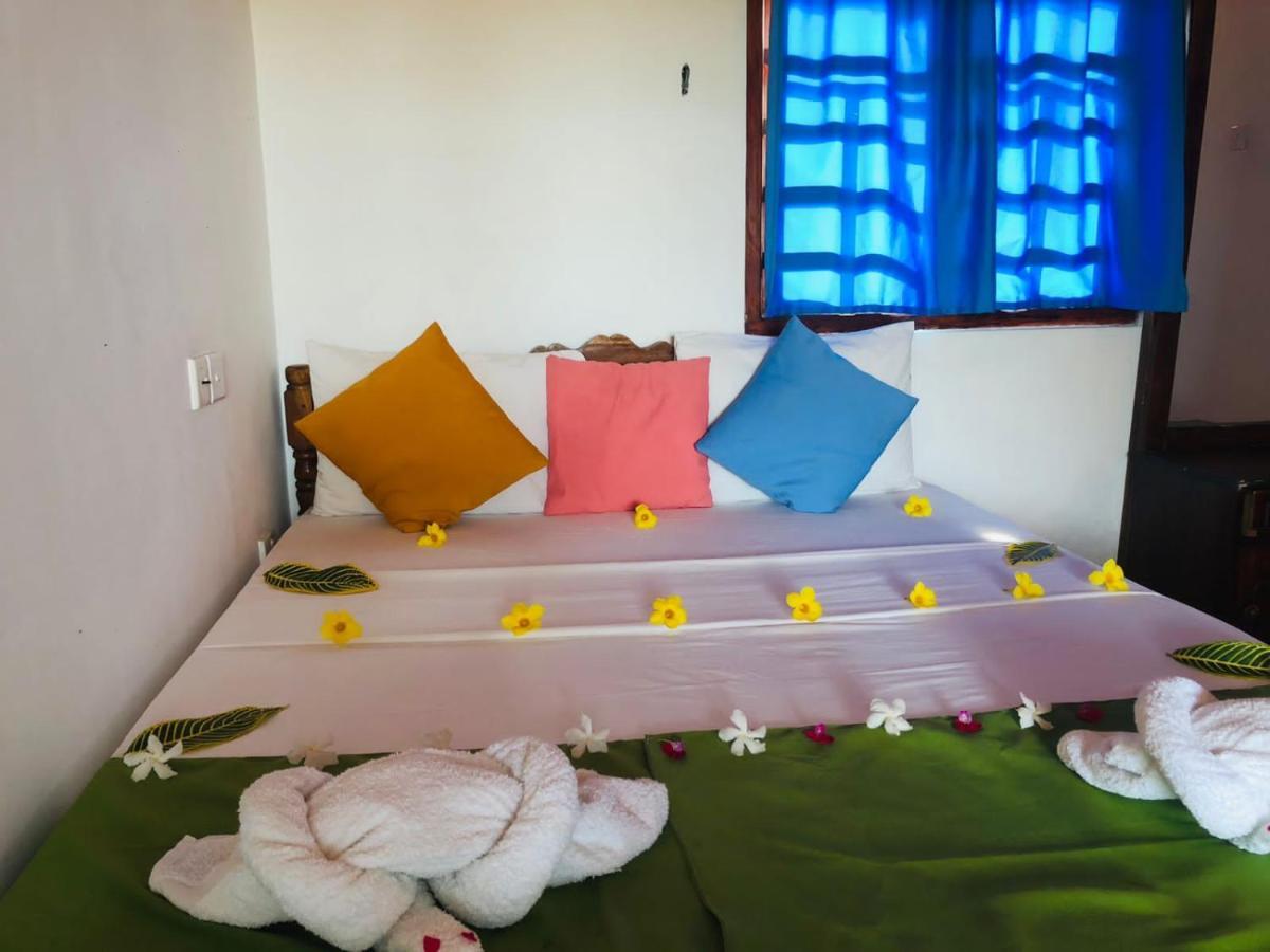 Rock Paradise Beach Hotel & Restaurent Tangalle Exterior foto